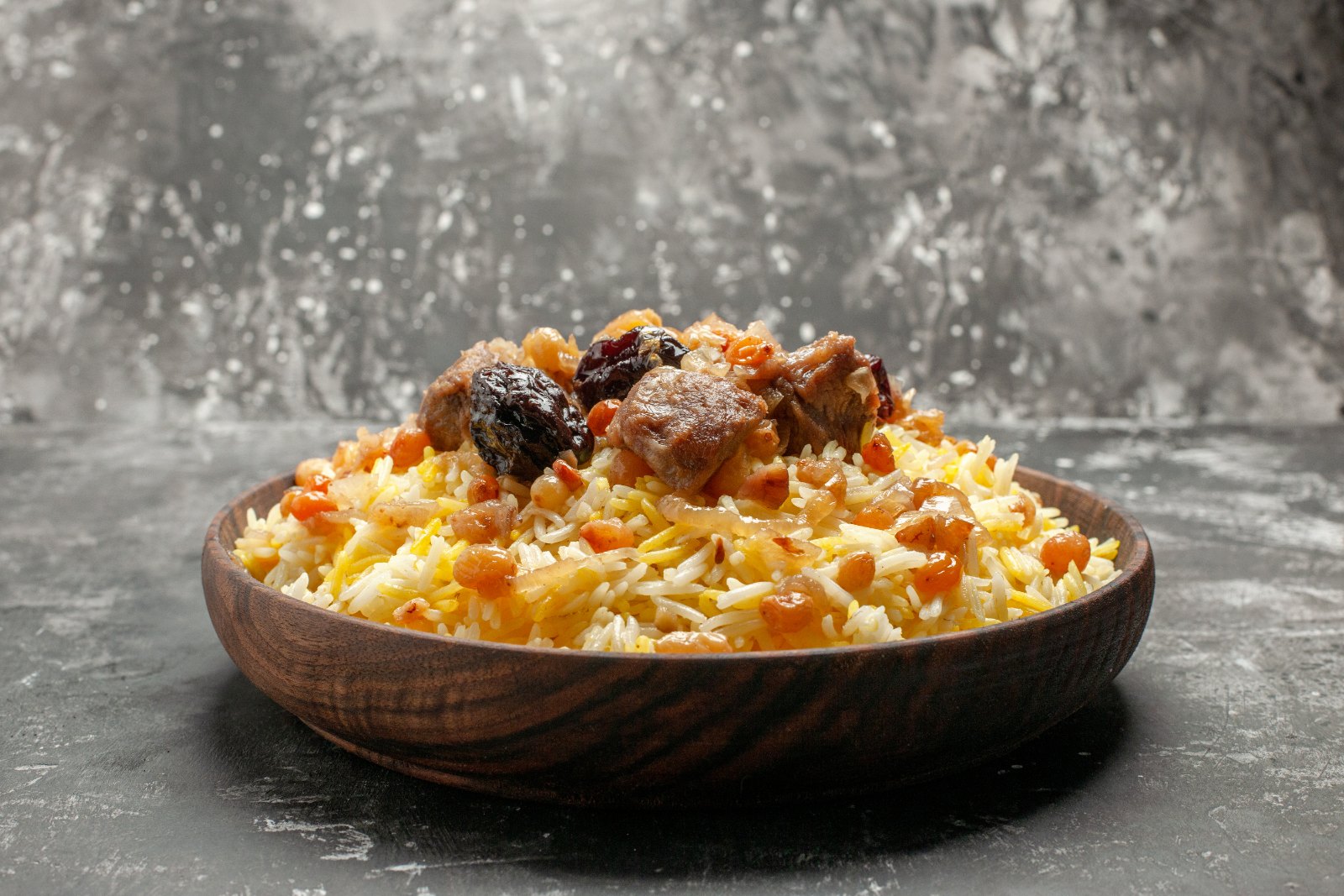 Riz pilaf à l'agneau et fruits secs : varier les épices pour ne pas se lasser