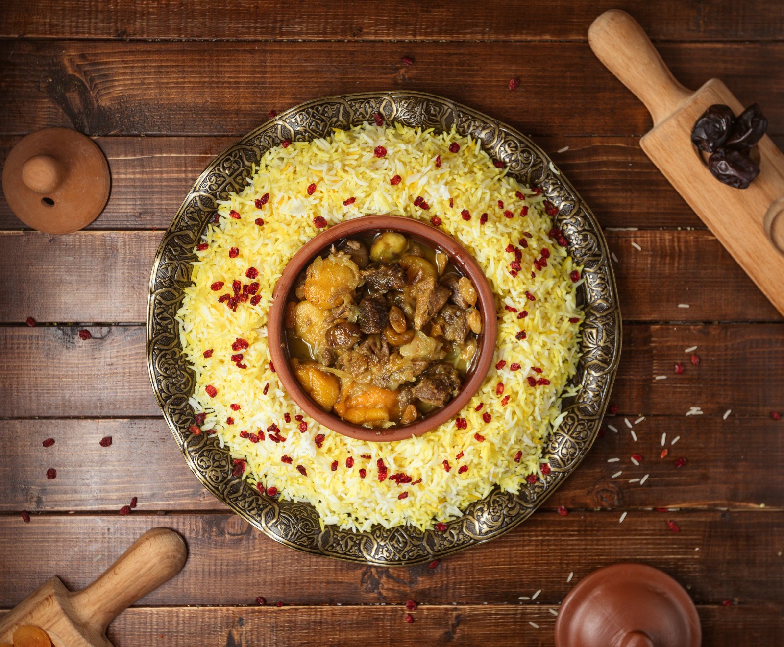 Riz au safran et ragoût d'agneau aux abricots secs, exemple de dîner de la semaine