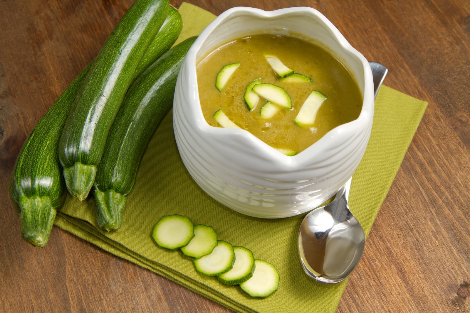 Velouté de courgettes maison, entrée du menu express du lundi